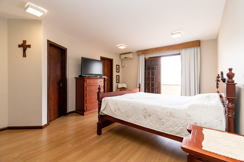 Imagem 10 de 30 de Residência Com 4 Dormitórios À Venda Com 365m² Por R$ 1.190.000,00 No Bairro Boa Vista - Curitiba / Pr - Mt692-rs