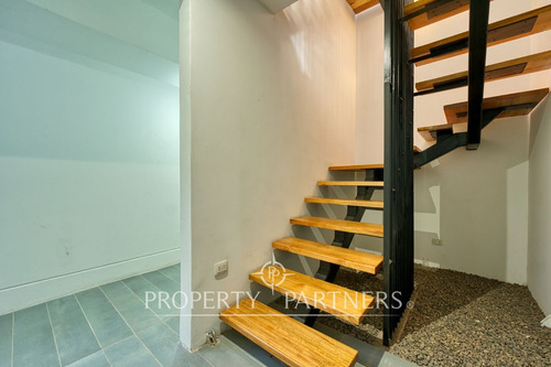 Cómodo Townhouse, Con Excelente Ubicación