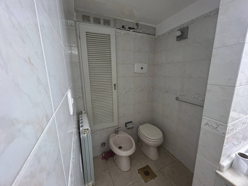 Alquiler Apartamento De Dos Dormitorios Y Garaje En Pocitos