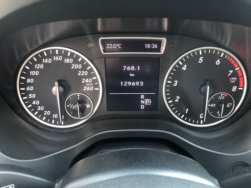 Imagen 14 de 14 de Mercedes Benz A180 Cgi 2015 Rojo