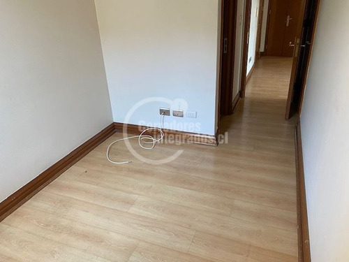 Departamento En Venta De 4 Dorm. En Las Condes Los Militares