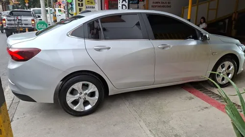 Chevrolet Onix 1.0T Premier Sedan At