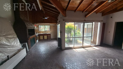 Imagen 27 de 30 de Venta Casa 5 Ambientes Con Cochera, Fondo Con Piscina Y Quincho En Quilmes (30689)