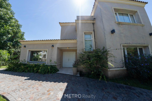 Casa En Venta 5 Ambientes En Lujan La Concepcion