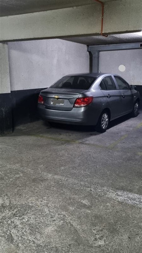 Imagen 1 de 1 de Estacionamiento En Arriendo En Santiago