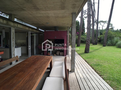 Imagen 28 de 30 de Venta Casa 4 Dormitorios Con Piscina En Parada 7, Playa Mansa +alquiler Temporal - Punta Del Este Mansa