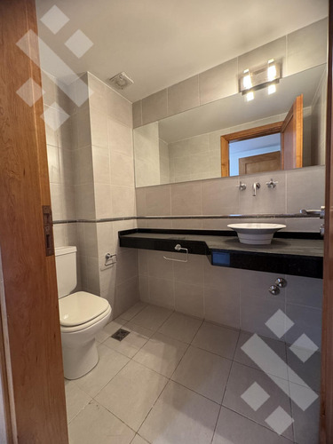 Venta De Piso Nivel Gerencial En Neuquén - Edificio Los Teros