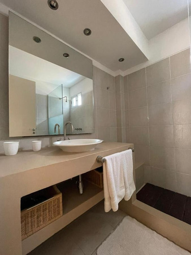 Imagen 13 de 19 de Apartamento En Alquiler De 2 Dormitorios En Frente Al Mar