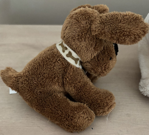 Perro De Peluche Pequeño. Impecable. Marrón Y Negro (Usado)