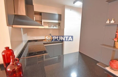 Imagen 3 de 8 de Alquiler De Apartamento Temporario De 2 Dormitorios En Edificio Icon Brava Punta Del Este
