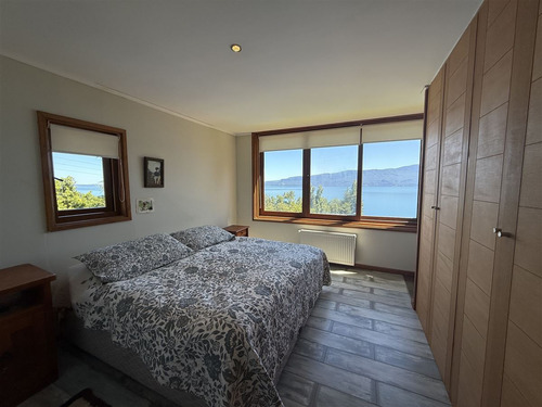 Casa En Venta De 4 Dorm. En Pucón, Los Riscos