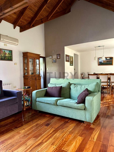 Casa En Venta En Barrio Privado, City Bell