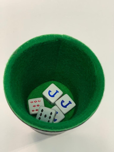 Cubilete Con 5 Dados De Poker Cubano + Baraja Faisán Roja