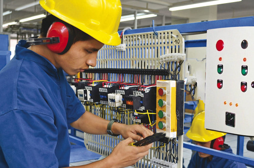 Imagen 3 de 7 de Técnico Electricista