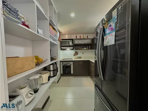 Apartamento Con Comodos Espacios En Sabaneta(mls#250053)