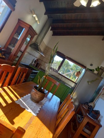 Hermosisima Fraccion En Tandil,paraje La Elena, Con Dos Cabanas Y Piscina