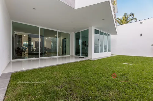 Casa En Venta De Lujo Arcos Guadalupe Zapopan