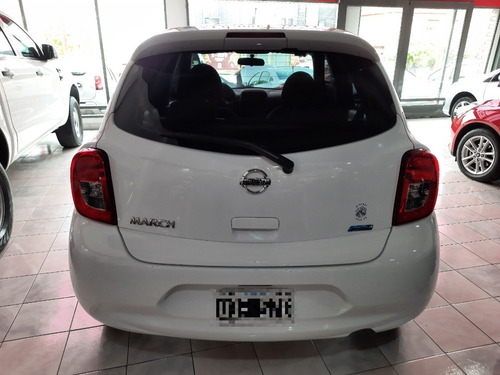 Nissan March 1.6 2014 40000km