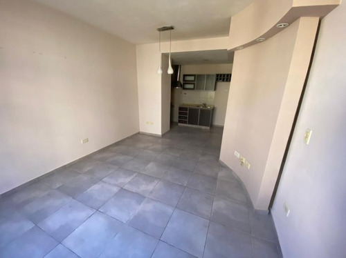 Imagen 5 de 10 de Hermoso Departamento 2 Ambientes En Planta Baja