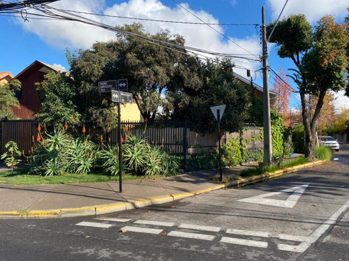 Vendo Hermosa Casa Remodelada 4 Dorm 3 Baños En Las Condes