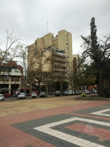 Imagen 13 de 23 de Departamento En Venta- General Paz- 4 Dor Amplios! Exc. Calidad - Frente A Plaza