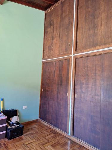 Excelente Chalet En Venta En Villa Tesei 4 Ambientes