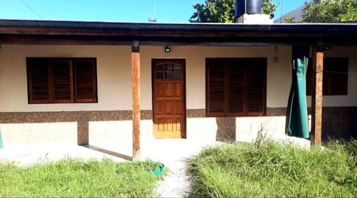 Casas En Venta - 2 Dormitorios 2 Baños - 300mts2 - Morón