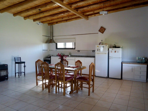 Casa En Venta - 3 Dormitorios 2 Baños - 1517mts2 - Mendoza