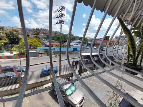 Apartamento En Venta En El Llanito De 92 M2 Remodelado Y Actualizado, Ref. $41.000