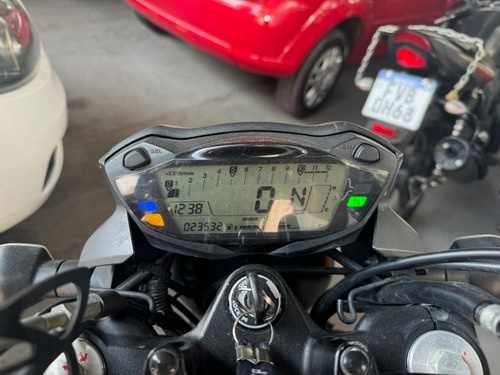 Suzuki Sh650a 2019 Com 25.000 Km Preta