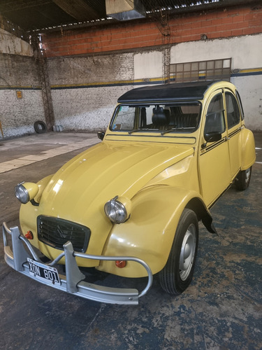 Citroen 3cv Azam M28