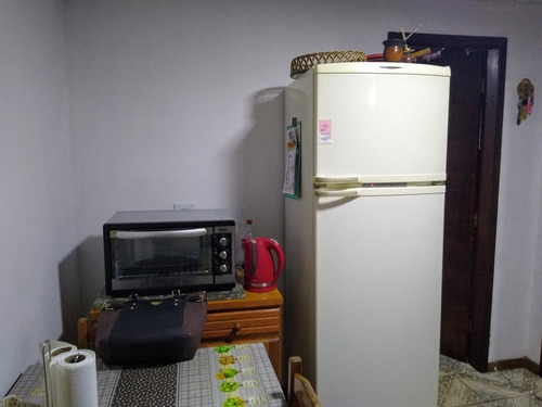 Imagem 13 de 14 de Imóvel Com 2 Casas 1 2 Qtos Sala Coz Wc A Dos Fundos 8x4,50