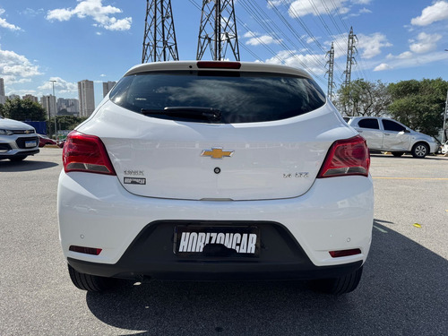 Chevrolet Onix HATCH LTZ 1.4 8V FlexPower 5p Mec.
