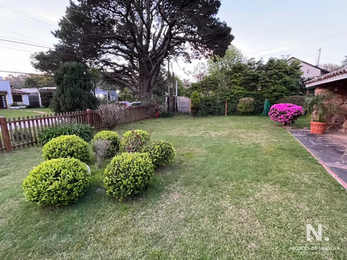 Vende Casa De 3 Dormitorios En Pinares, Punta Del Este