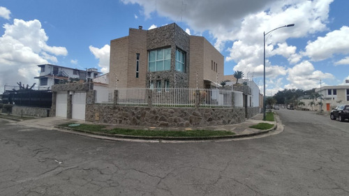 Venta De Hermosa Casa Equipada En La Urbanización Colinas De Vista Alegre. Fr
