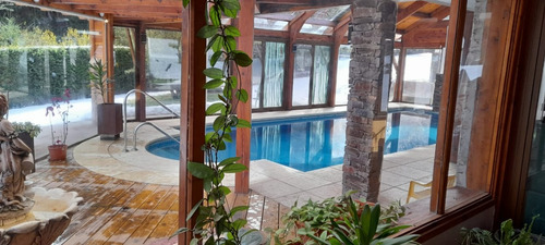 Casa 4 Dormitorios En Venta/ Con Posibilidad De Alquilar Temporalmente Con Piscina Climatizada Villa La Angostura Premium