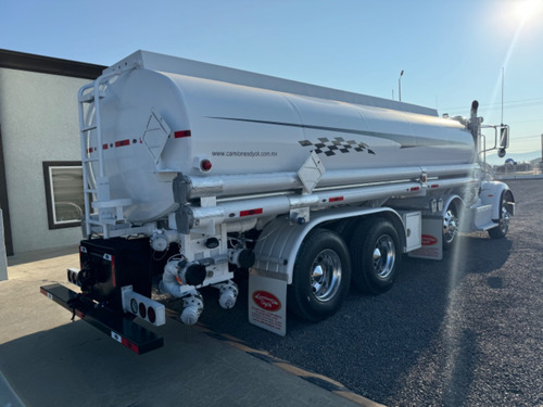 Peterbilt 367 Tipo Pipa De 20,000 Litros