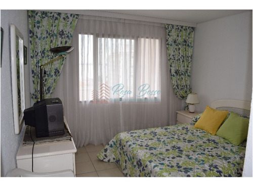 Apartamento En Peninsula, 2 Dormitorios *- Ref: 760