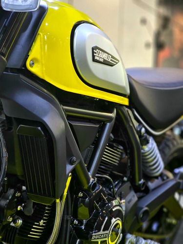 Imagen 16 de 25 de Ducati Scrambler Icon 800 0km No Triumph Street Twin
