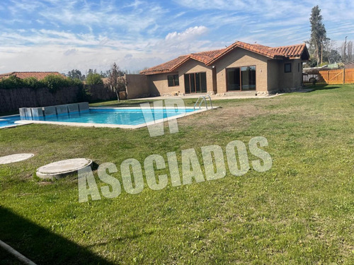 Hermosa Casa Con 4d-3b En Condominio Hacienda Lonque, Maipu
