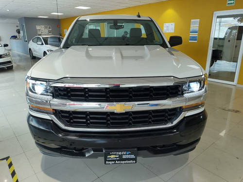 Imagen 5 de 13 de Chevrolet Silverado 2018 4.3 V6 1500 Ls Cabina Regular At