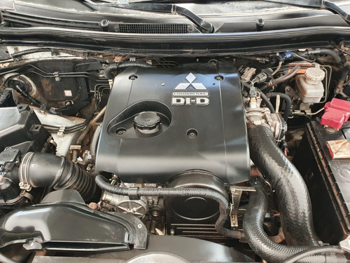 Imagen 15 de 15 de Mitsubishi L200 Diesel 4x4 2017