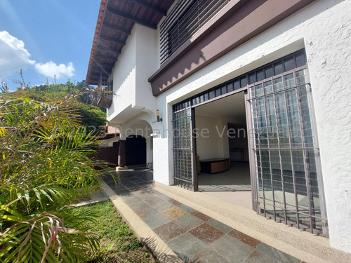 Casa En Venta En Alto Prado Caracas Remodelada Calle Cerrada Terraza