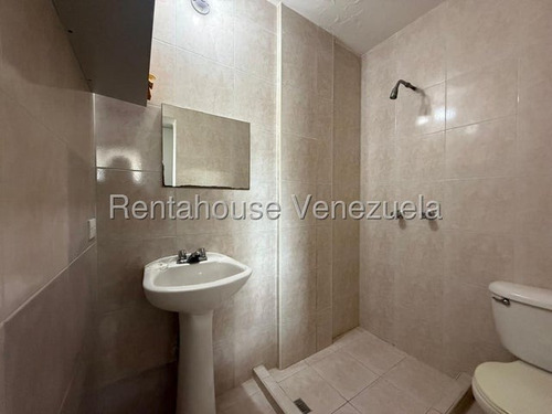 Aslibel Meléndez Vende Amplia Casa Al Este De Barquisimeto.