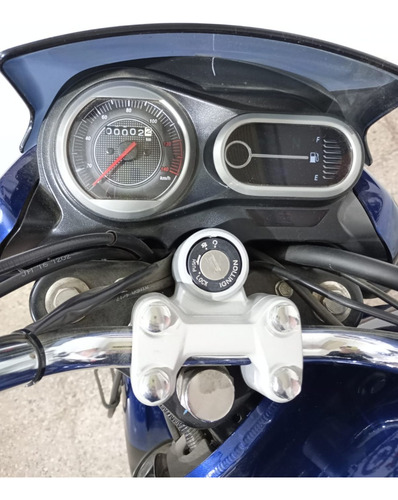 V15 Bajaj
