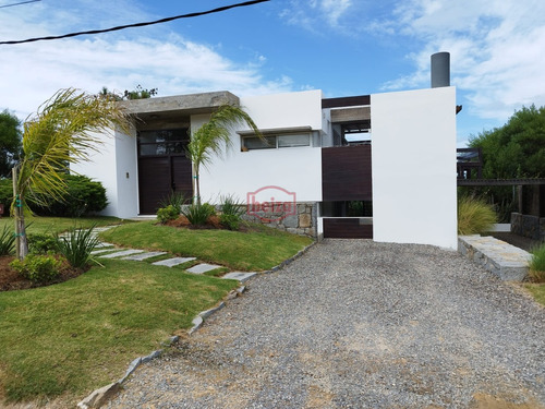 Casa En Venta, Manantiales, Maldonado.