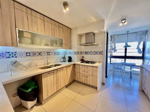 Departamento En Venta De 3 Dorm. En Lo Barnechea