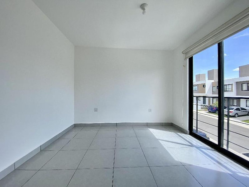 Imagen 18 de 21 de Apártala Antes De Que Te La Ganen! Casa En Renta En Zakia