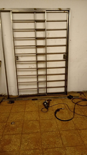 Puerta Reja Para Balcon 200x200cm En Caño Horizontal