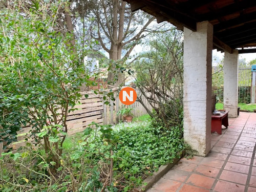 Oportunidad. Venta De Casa A Una Cuadra De La Playa En Buena Zona De Balneario Buenos Aires